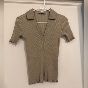 Zara Ribbed Short Sleeve Polo Collared Top in Taupe- Medium